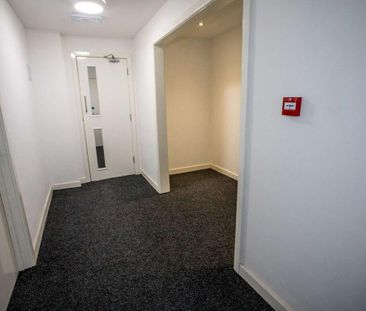 13 bedroom house of multiple occupation to rent - Photo 6