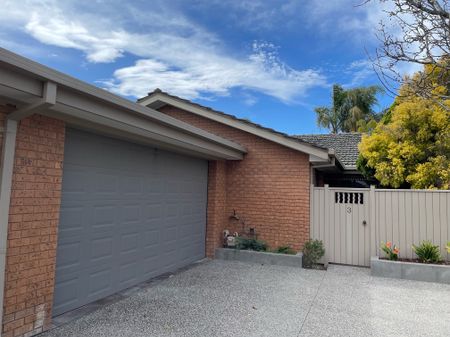 3/126 Brougham Street, Kew VIC 3101 - Townhouse For Rent | Domain - Photo 3