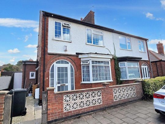 3 bedroom semi-detached house to rent - Photo 1