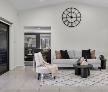 Modern family living in a peaceful Appin setting - Photo 3