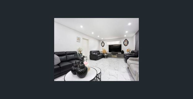 Last Open House 11:45am -12 pm Luxury Spacious, massive Modern Kitchen, Brick home Home, 3 bedder, 2 B, 2 Carport space - Photo 1