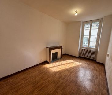 Location Appartement 3 pièces 70m² AIRE SUR L ADOUR 40800 - Photo 4