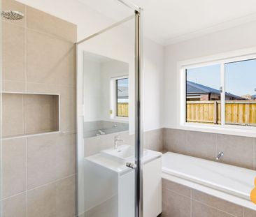 Comfortable Living in Mickleham - Photo 4