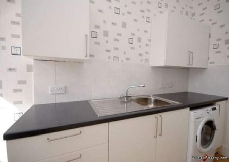 2 bedroom property to rent in Greenock - Photo 3