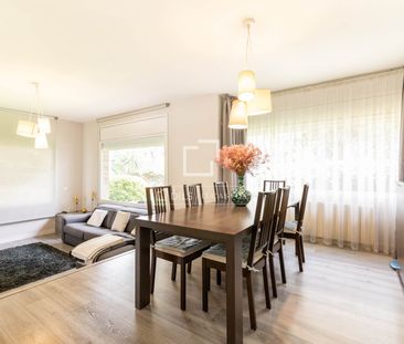 Excellent 7 Bedroom house / villa for rent in La Pineda, Barcelona - Photo 6