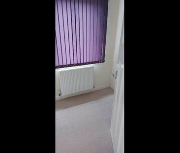 3 Bed Semi-Detached House, Carron Avenue, M9 - Photo 2