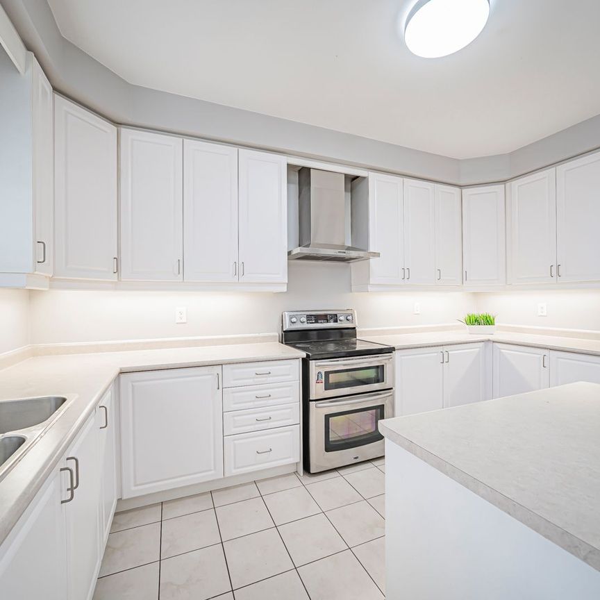 For Lease - 3152 Larry Crescent, Oakville, Ontario - Photo 1