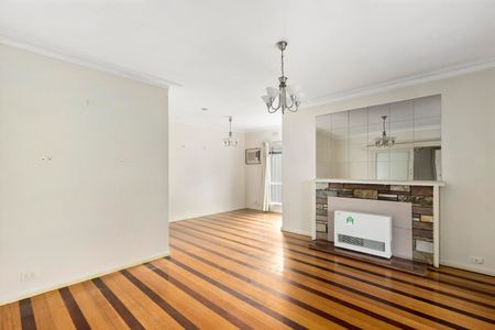 52 Lindenow Street, Reservoir VIC 3073 - Photo 4