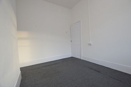 2 Bedroom Terraced House - Photo 4