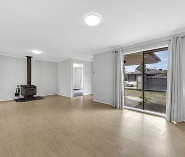 52 Willora Crescent, Cranbourne West - Photo 5