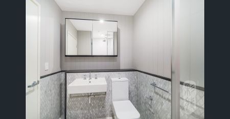 "High Level 1 Bedroom In Convenient Location Near Sydney CBD! " - Photo 5