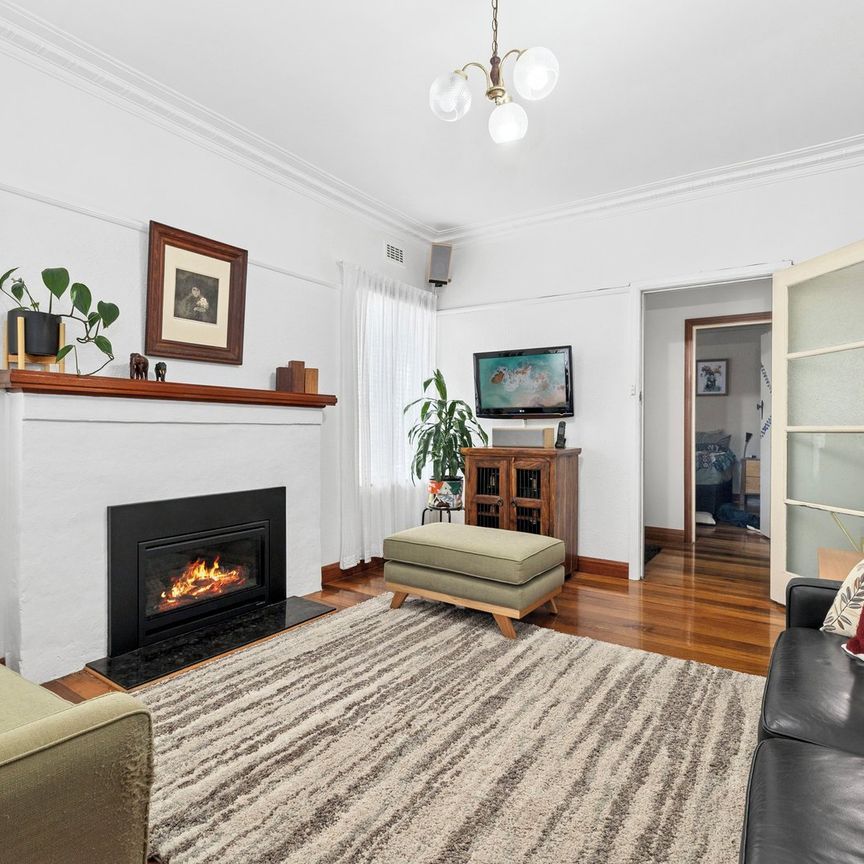 Charming Weatherboard With Wide Frontage & Dual Crossovers - Photo 1