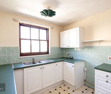 1 bed flat to rent in Marina, St. Leonards-On-Sea, TN38 - Photo 5