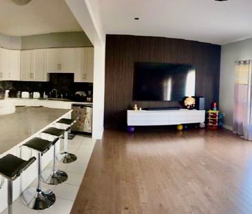 For Lease - 633 Florencedale Crescent, Kitchener, Ontario - Photo 3