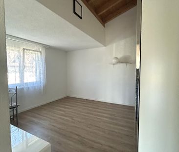 Helle 4.5-Zimmer-Dachwohnung mit Balkon in Uznach - Photo 3