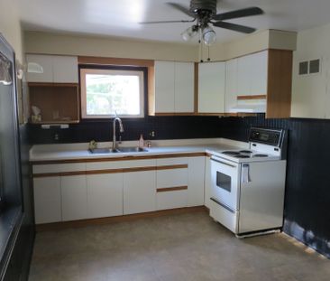 For Lease - 4493 Wonderland Road, London South, Ontario - Photo 1