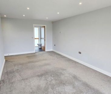 4 bedroom detached bungalow to rent - Photo 6