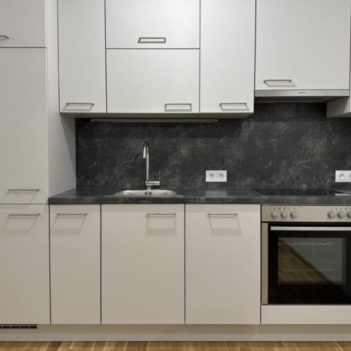Moderne 2-Zimmer-Balkonwohnung nahe U1 - Photo 1