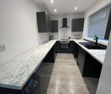 6 bedroom terraced house to rent - Photo 1