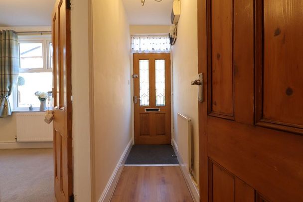 2 bedroom end of terrace house to rent - Photo 1