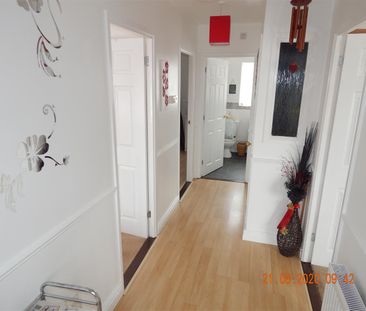 Forest View, Redditch - Photo 4