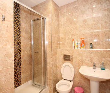 4 bedroom terraced house to rent - Photo 6