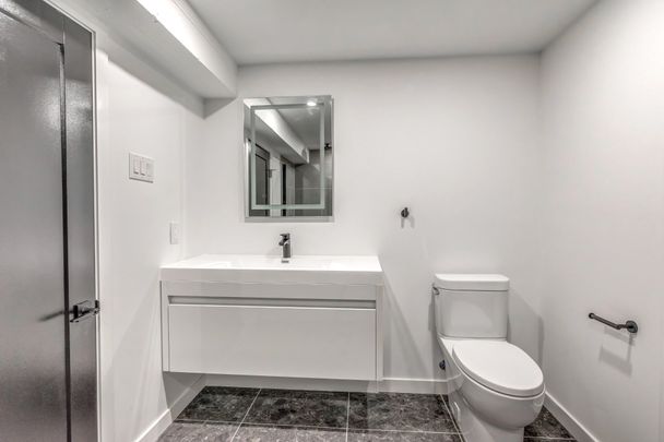 4855 Ch. Queen-Mary, #40B - Photo 1