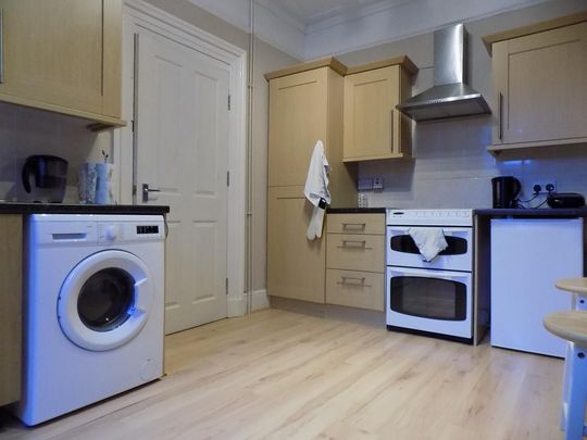 2 bedroom maisonette to rent - Photo 1