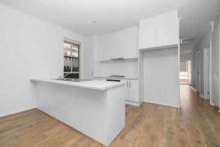 Spacious, Stylish & Brand-New – Family Living at Its Best - Photo 5