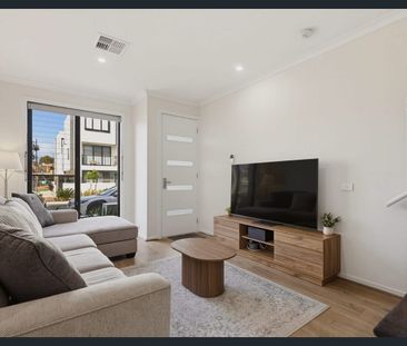 Stylish Modern Townhouse in West Lakes - Photo 2