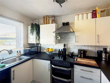2 bedroom terraced house to rent - Photo 5