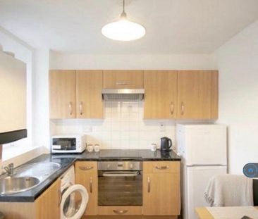 4 bedroom flat to rent - Photo 5