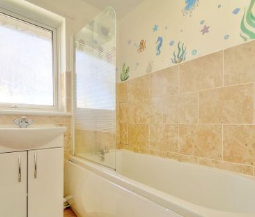 2 bedroom semi-detached house to rent - Photo 3