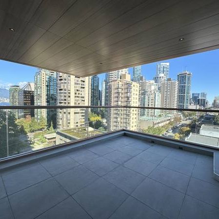 Brand new building Robson st 2 bedroom apartment - Photo 3