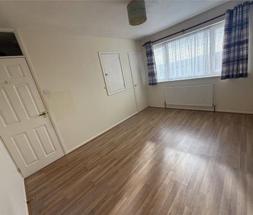 2 bedroom semi-detached house to rent - Photo 6