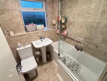 2 bedroom semi-detached house to rent - Photo 3