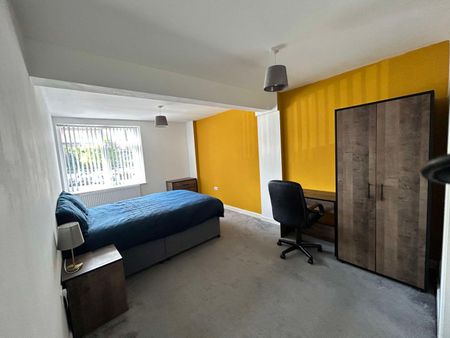 -19 Glebe Street Room 6 - Photo 5