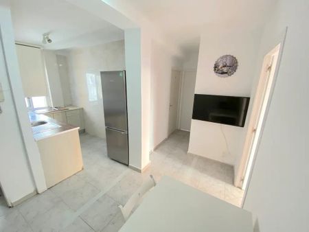 Barriada la Palmilla, Sevilla, Andalusia 41009 - Photo 2