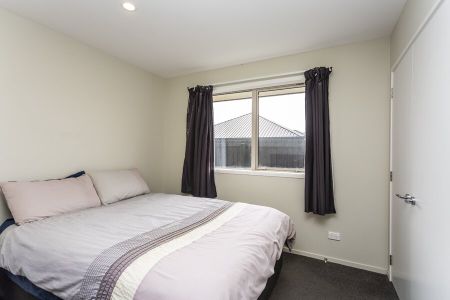 Spacious and private family home! - Photo 5