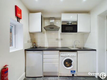 Studio to rent - Photo 2