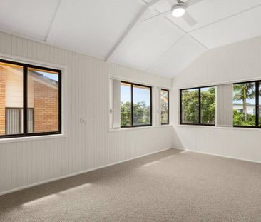 WALK TO THE BEACH - Flexible Family Living in the Heart of Old Bar - Photo 6