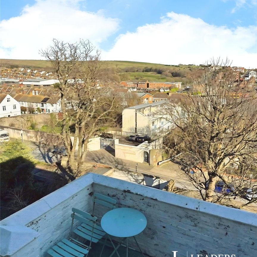 1 bedroom maisonette to rent Flat 17 Sussex Square, Brighton, East Sussex, BN2 - Photo 1