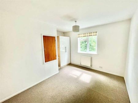 Windsor Road, Wraysbury, TW19 - Photo 2