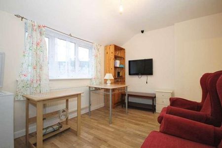 Shaldon Drive, Morden, SM4 - Photo 2