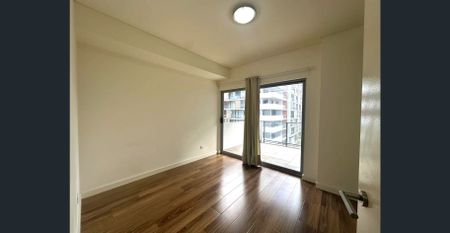 Modern 2 Bedroom Apartment in Prime Location INSP: MON 8/12 12:30pm-12:45pm - Photo 4