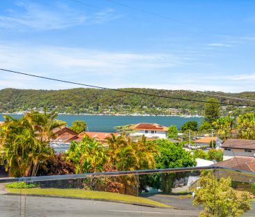 Immaculate Family Home - Freshly Renovated In Prime Location with W... - Photo 5