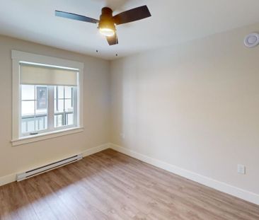 240 Lian St #3 - Photo 4