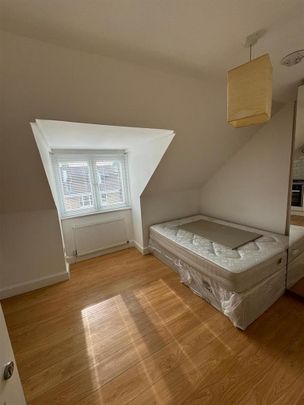 Studio to rent - Photo 1