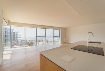 Apartamento T3 com varanda, novo, com vista mar, em Vila Nova de Gaia
