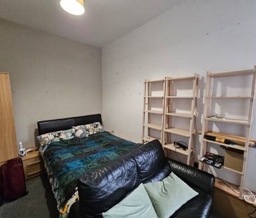 Room in a Shared Flat, South Clerk Street, EH8 - Photo 3
